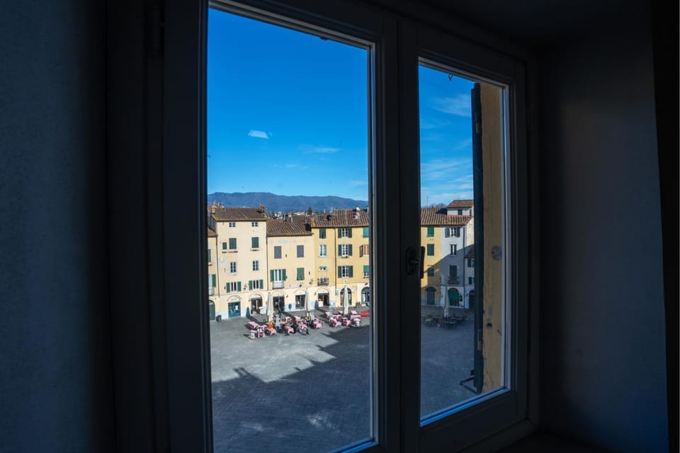 Property building, Day, City view
