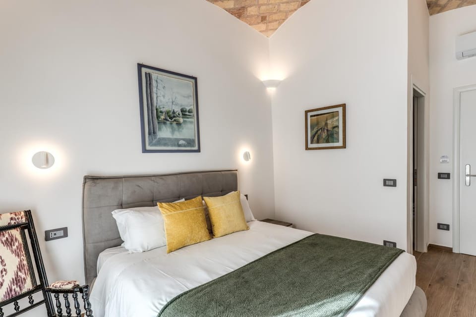 Rose Inn Guest House Bed and Breakfast in Rome