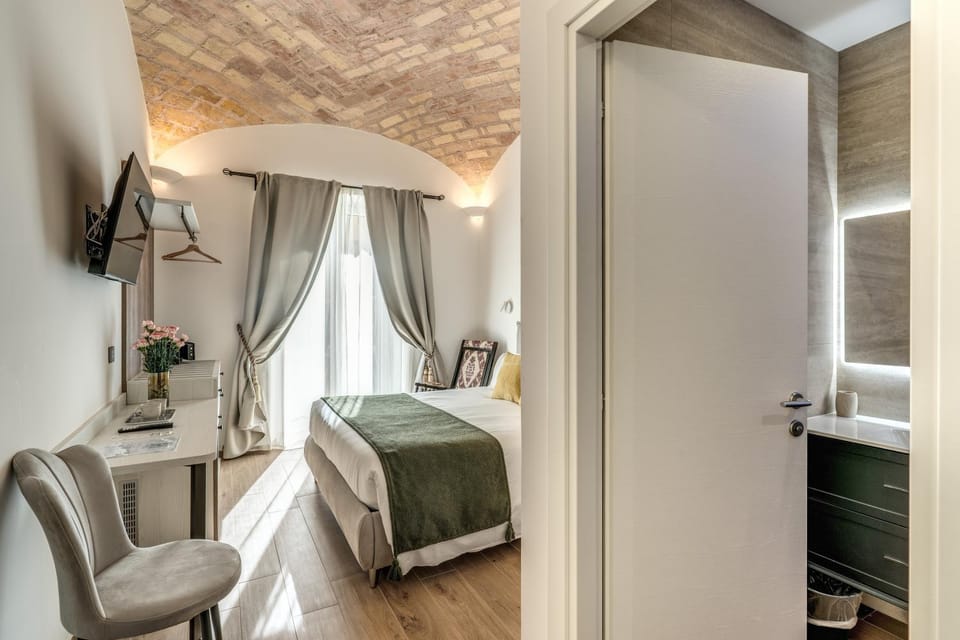 Rose Inn Guest House Bed and Breakfast in Rome