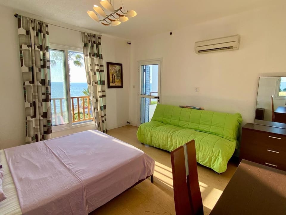 Bed, Bedroom, air conditioner