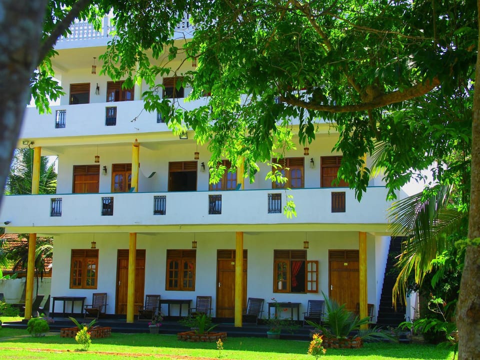 Property building, Day, Garden