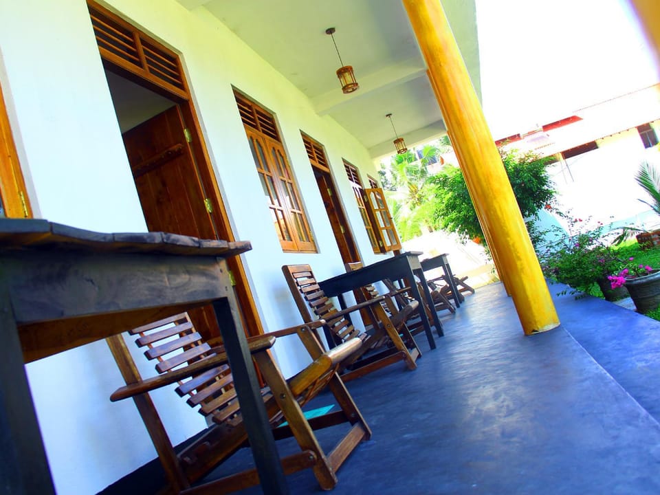 Facade/entrance, Day, Breakfast