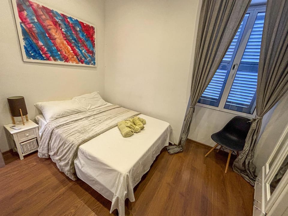 Bed, Photo of the whole room, Bedroom, internet