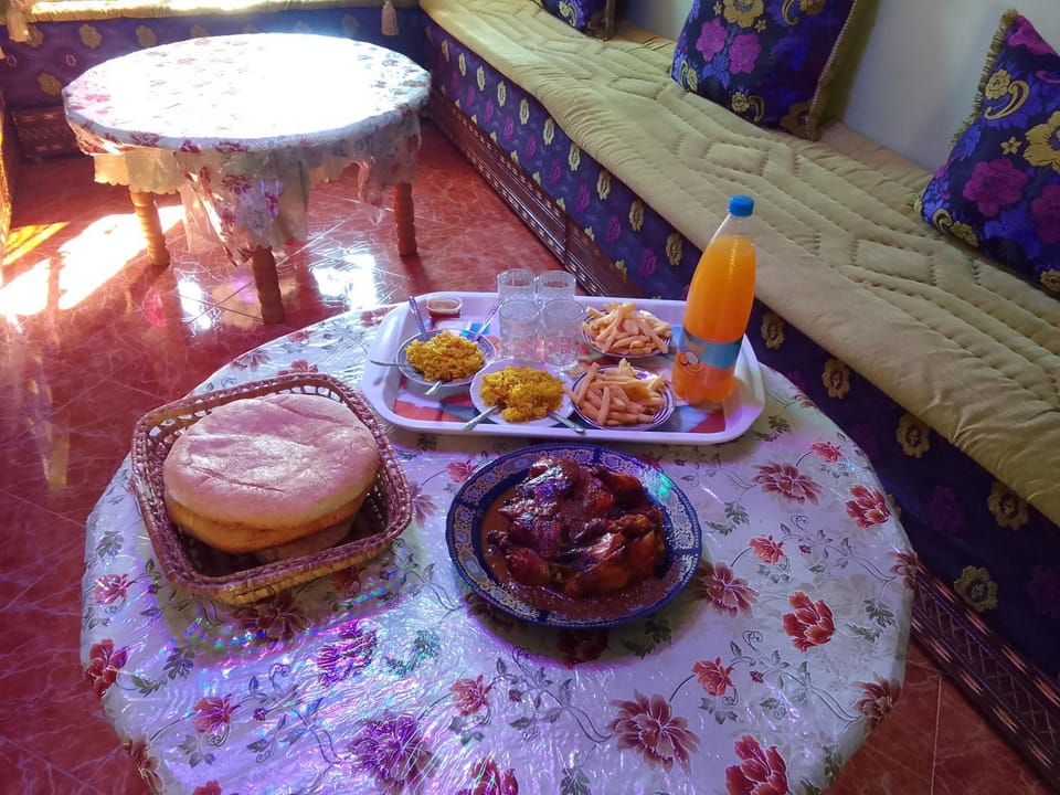 Food and drinks, Breakfast, Lunch, Drinks