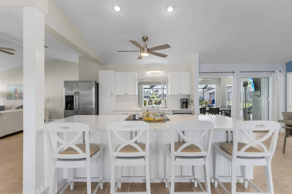 Casa Colada 4BR Private Pool Home Sleeps 10 House in Cape Coral