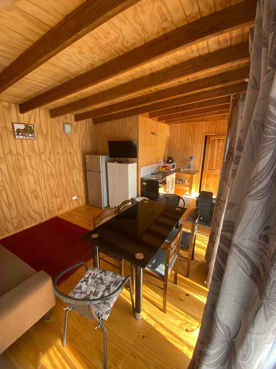 TV and multimedia, Kitchen or kitchenette, Living room, Dining area