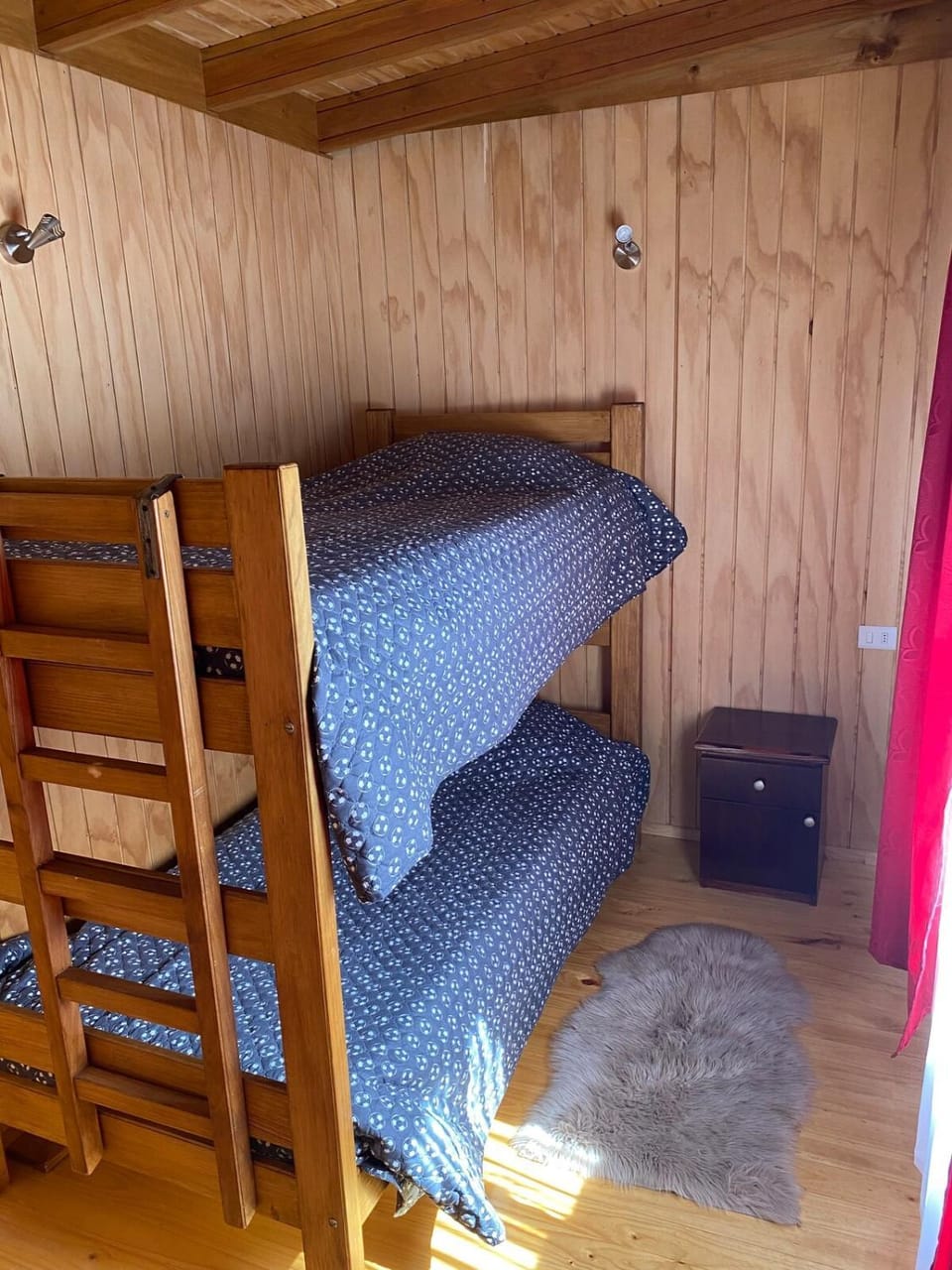 Bedroom, bunk bed