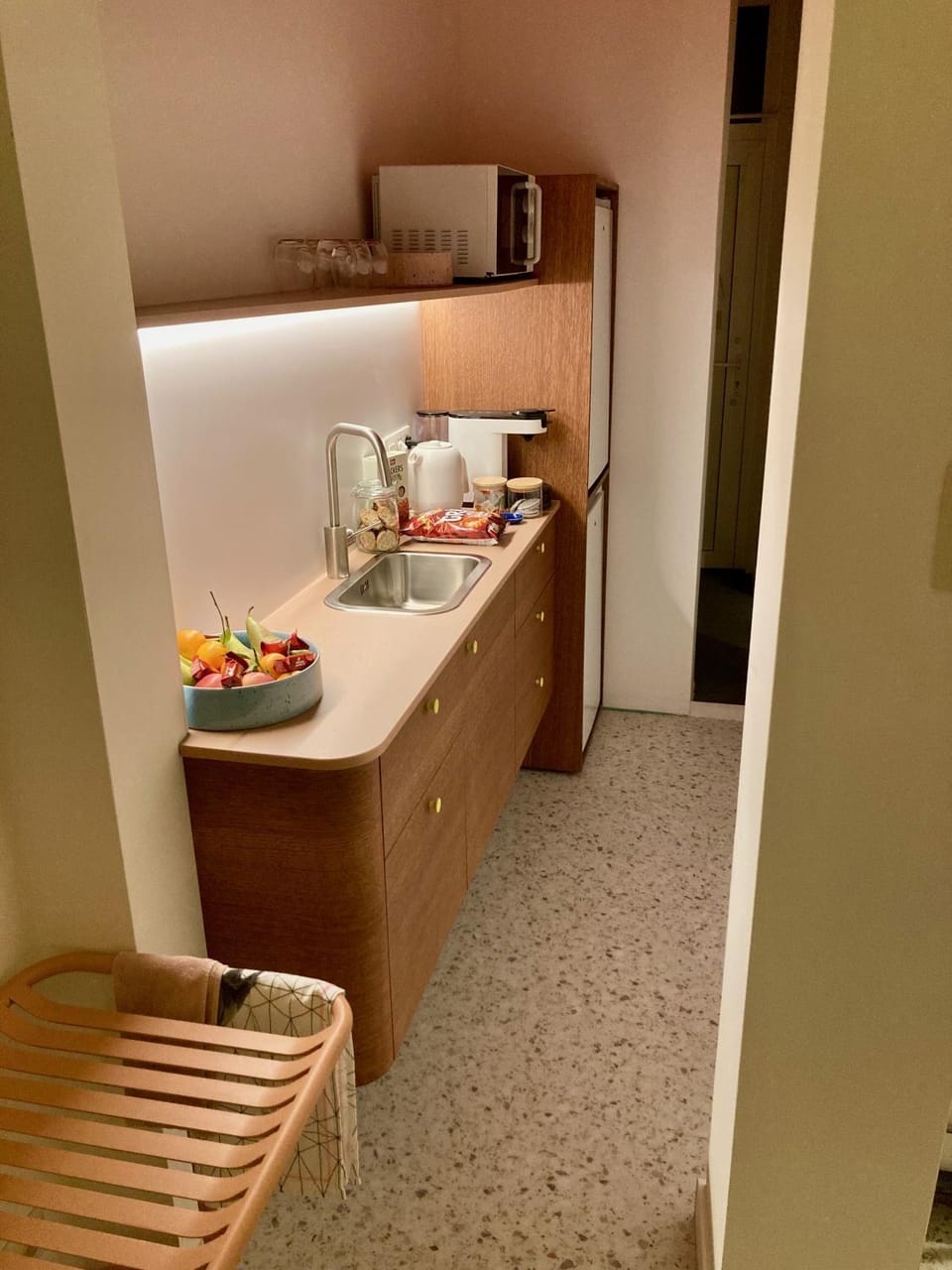 Kitchen or kitchenette, Food and drinks