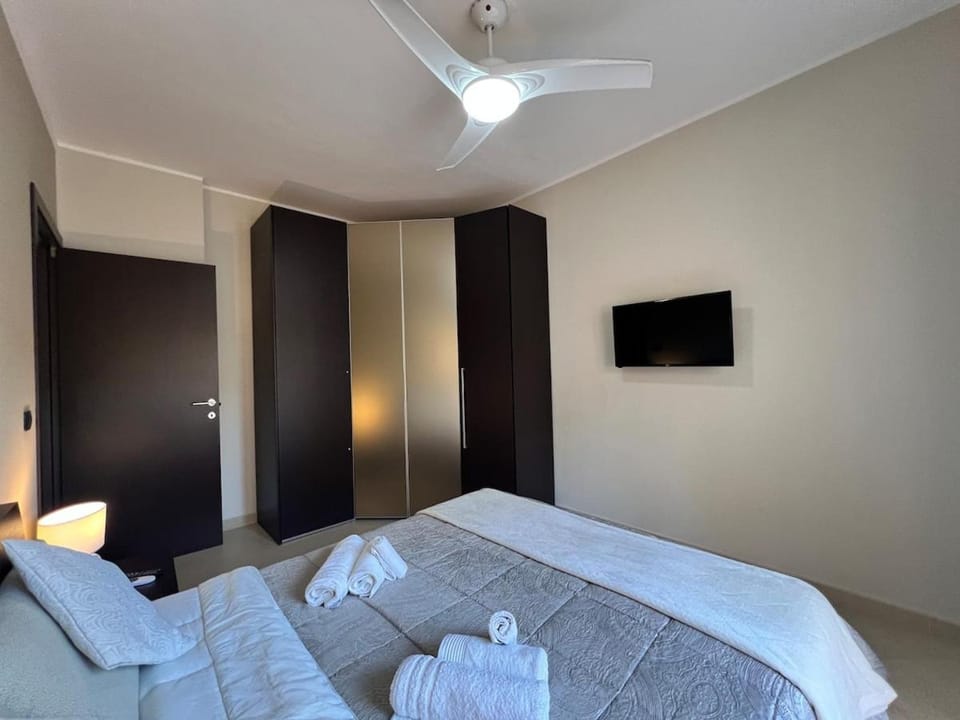 Bed, Bedroom, wardrobe