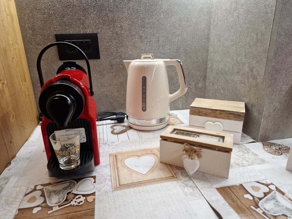 Coffee/tea facilities, Kitchen or kitchenette