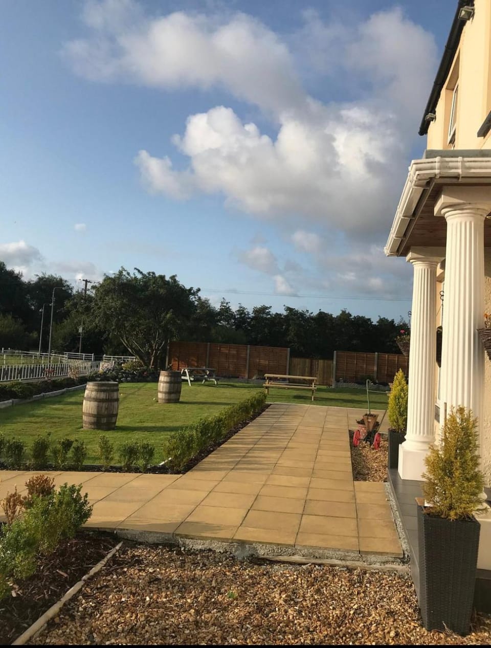 Taldrwst farmhouse guest house Bed and Breakfast in Rhosyr