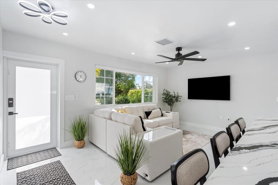 Avocado Oasis House in West Palm Beach