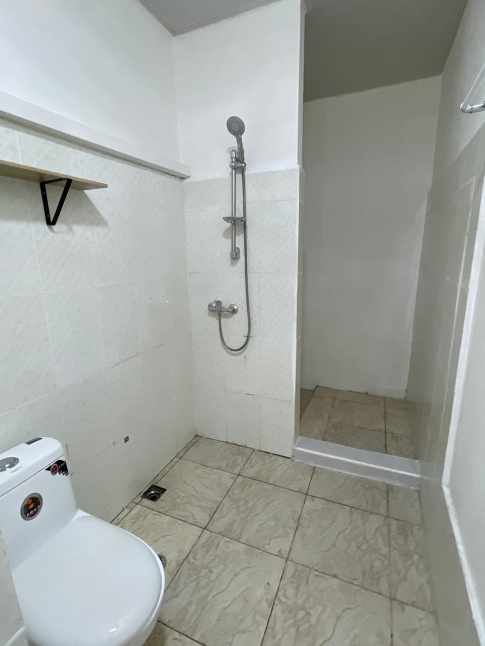Shower, Toilet