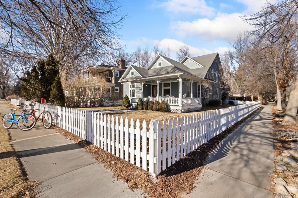 City Park Charm - Vintage Home with Modern Comforts House in Fort Collins