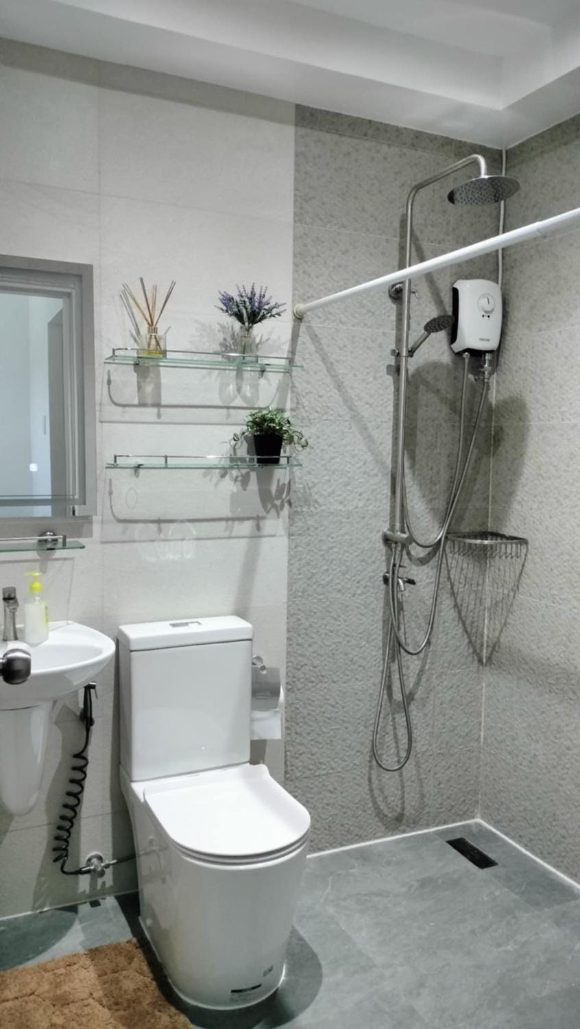 Shower, Toilet, Bathroom