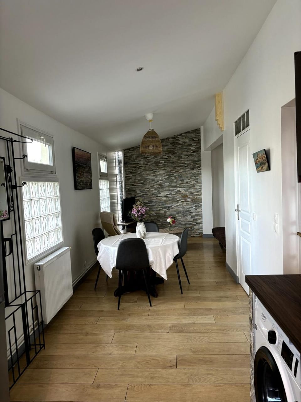 Pavillon indépendant au 1er étage de deux chambres Apartment in Drancy