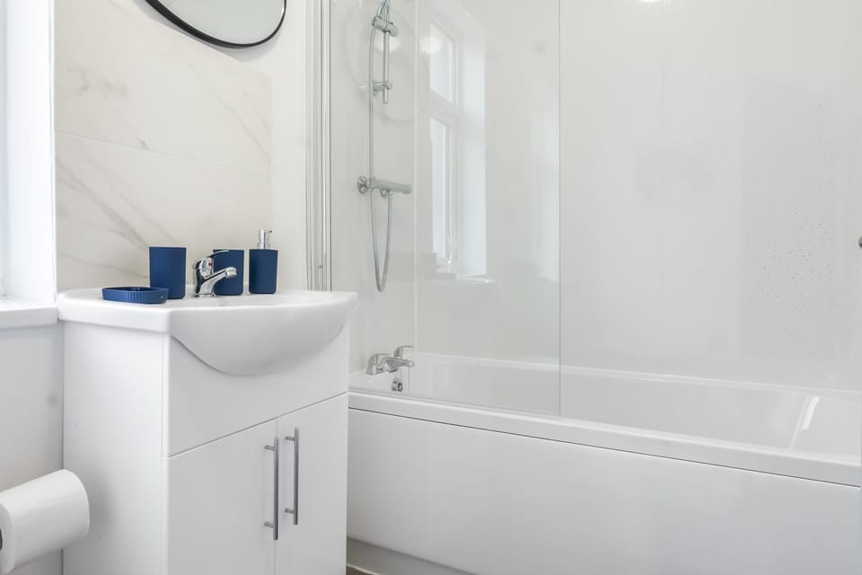 Shower, Bathroom, Bath, towels