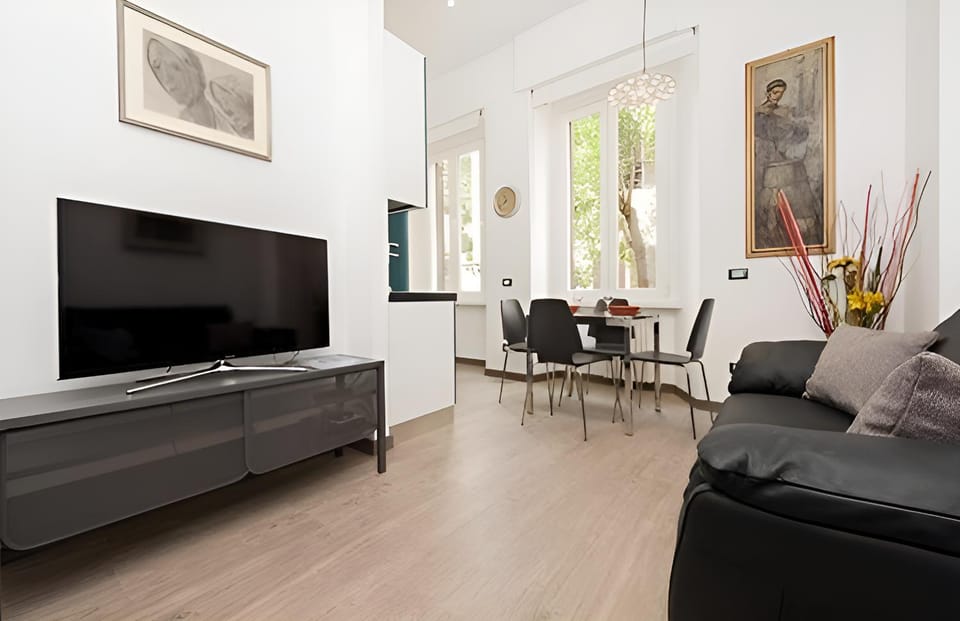 Communal lounge/ TV room, Living room, Seating area