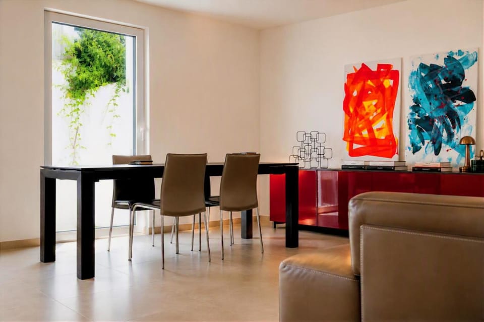 Living room, Seating area, Dining area