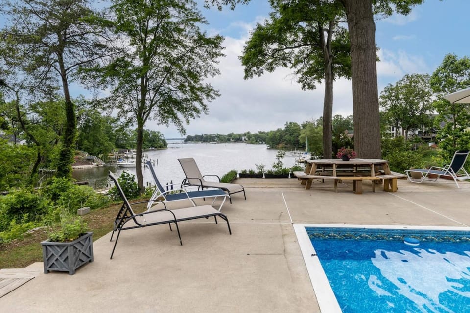 Cool Spring Suite House in Arnold