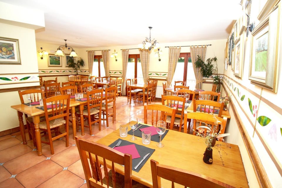 EVA & TRAVEL - Hotel LA BOTIGA Hotel in Baix Camp
