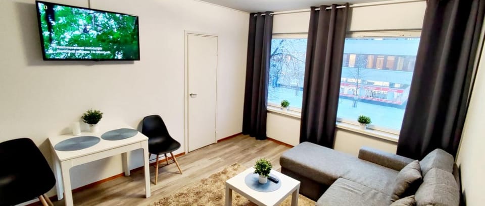 Communal lounge/ TV room, TV and multimedia, Seating area, Dining area