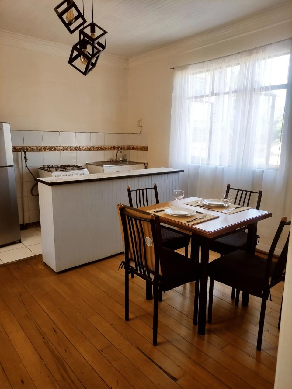 Kitchen or kitchenette, Lounge or bar, Dining area, oven, stove