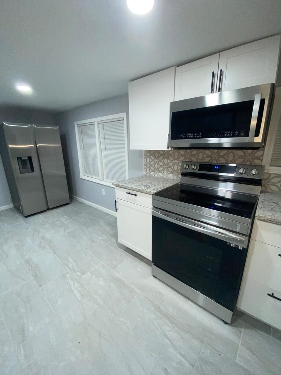 Spacious 3 Bedroom , 2 Bath House House in Stono River