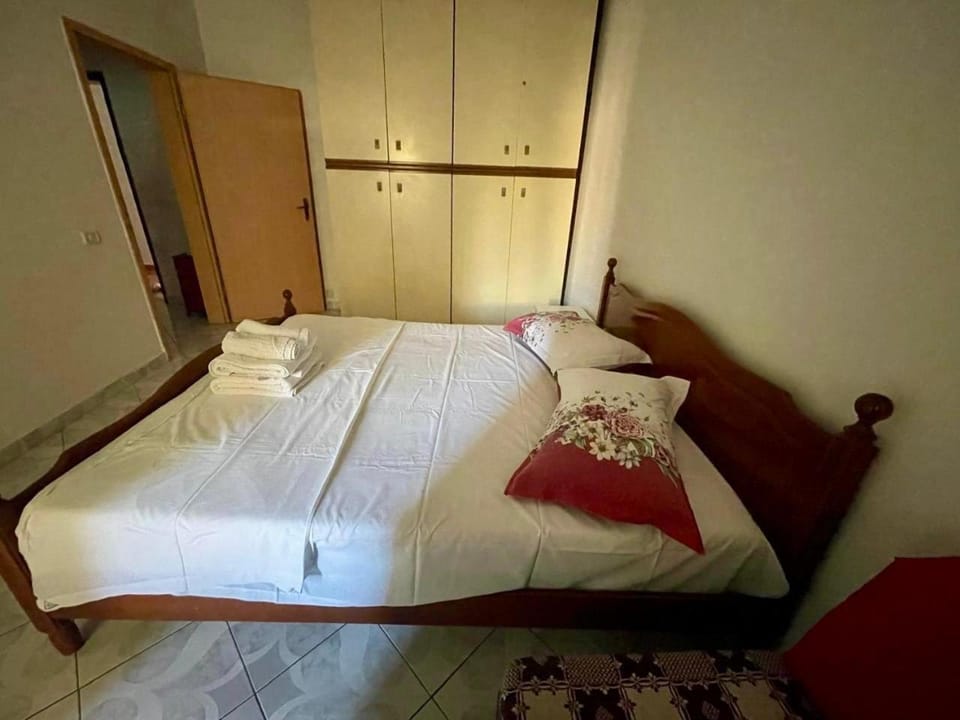 Bed, Photo of the whole room, Bedroom, towels, wardrobe