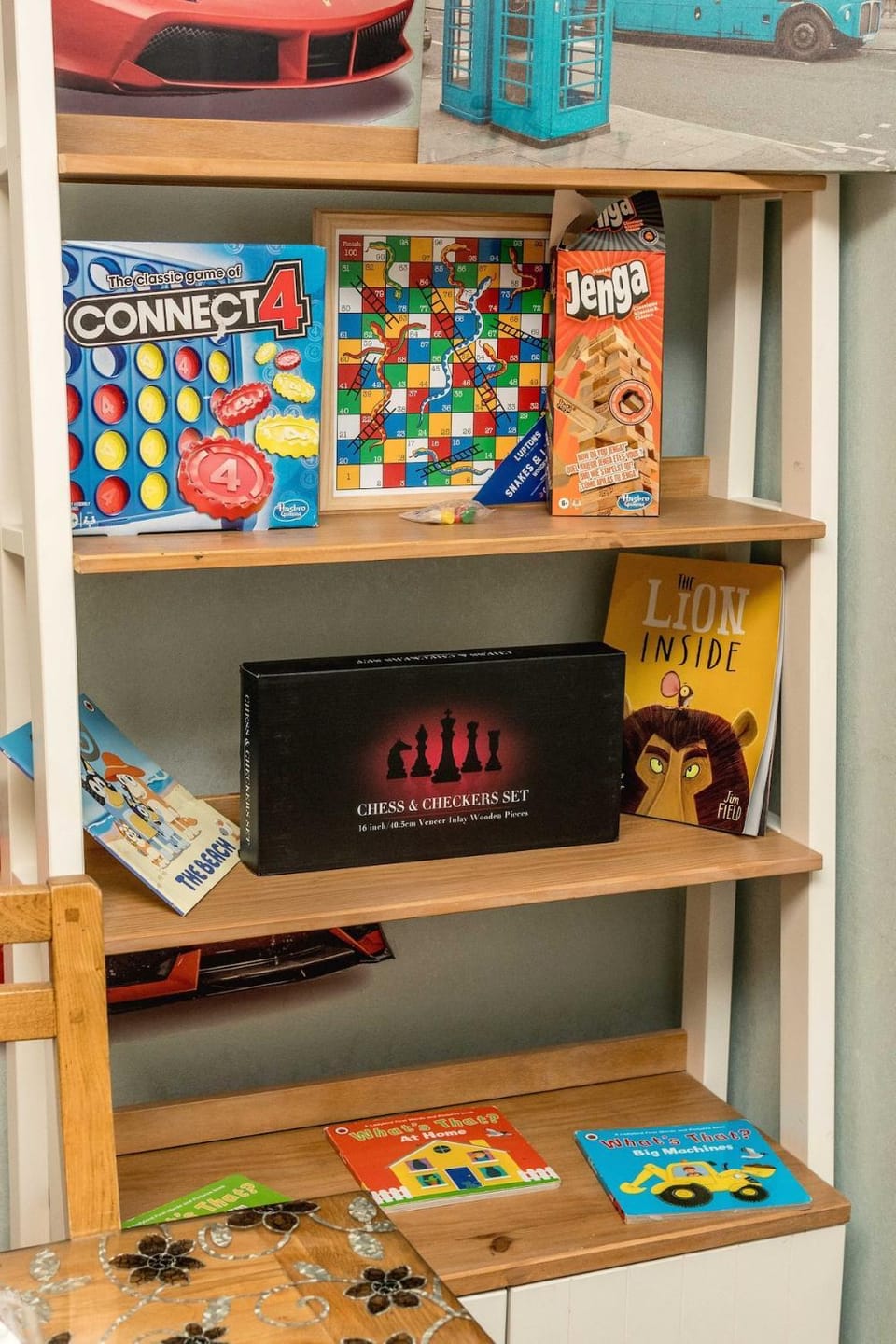 Huge 6 Beds House in Zone 2 London-MobileRateOffers-Families-Leisure-Parking-WiFi-PoolTable-Netflix-Sleeps15! Apartment in London