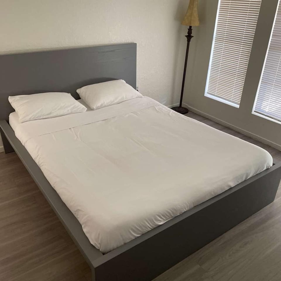 2 to 6 Beds Walk to Strip & MGM Casino Club House in Las Vegas Strip