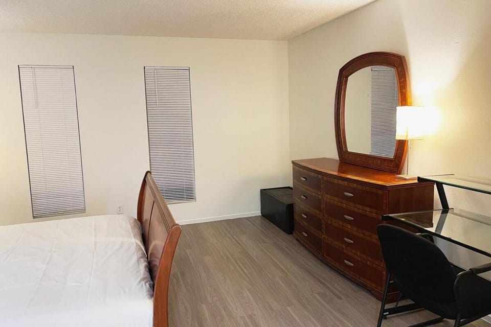 2 to 6 Beds Walk to Strip & MGM Casino Club House in Las Vegas Strip