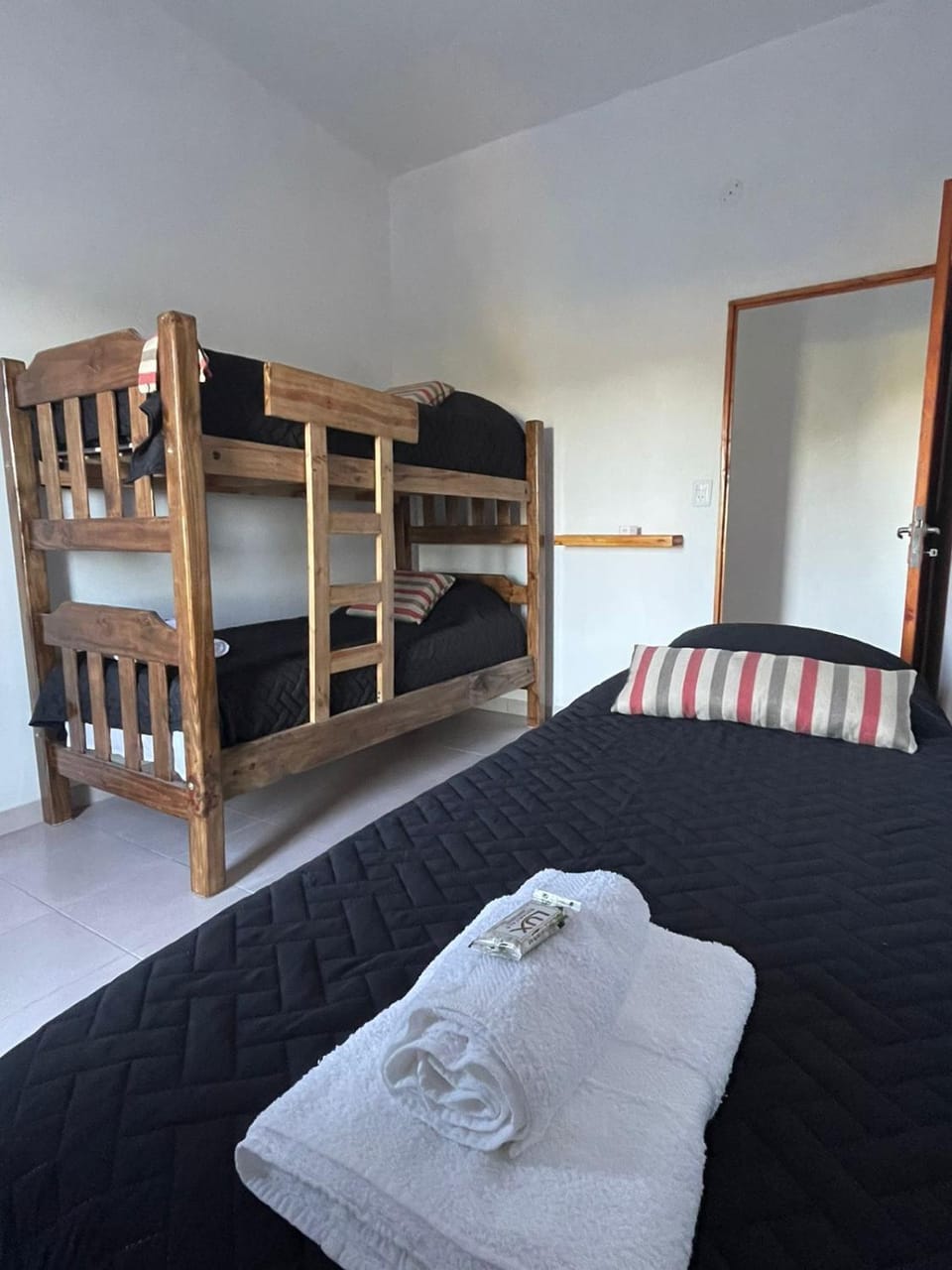 Bed, Bedroom, bunk bed, towels