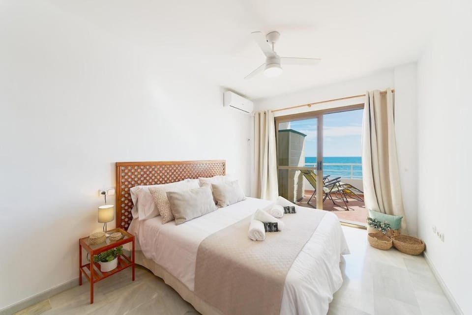 ROSE I Vistas and direct access to the sea Mijas Costa Apartment in Costa del Sol