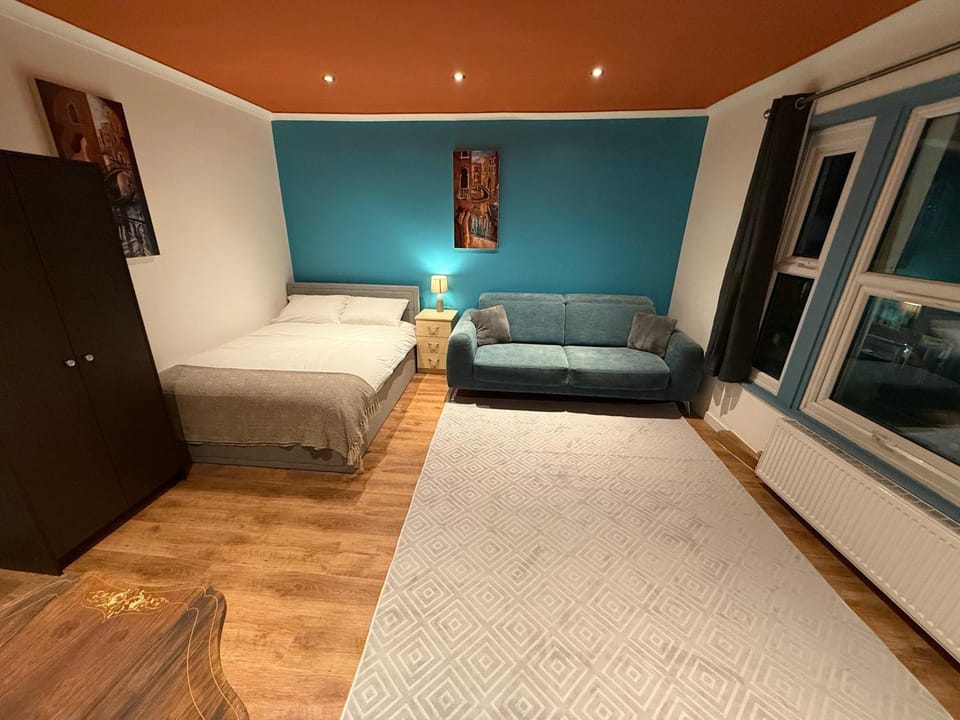 Bed, Bedroom, wardrobe