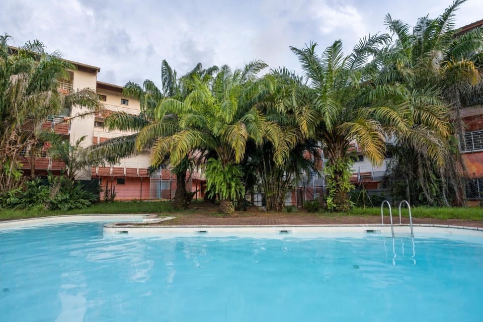 Property building, Day, Garden, Garden view, Pool view, Swimming pool