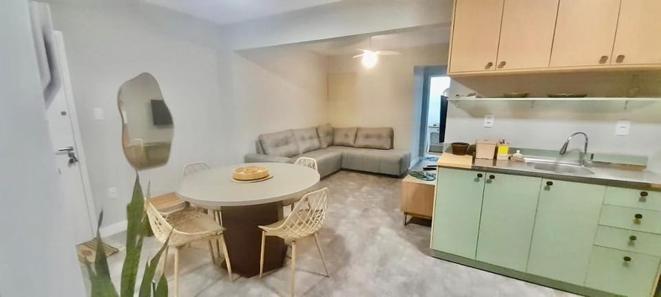 Apto BC 100 metros do mar e roda gigante Apartment in Balneário Camboriú
