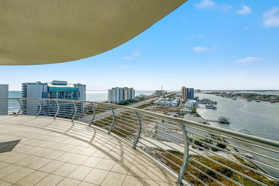 Natural landscape, View (from property/room), Balcony/Terrace, Lake view, Sea view