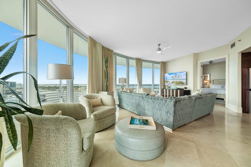 Living room, Seating area