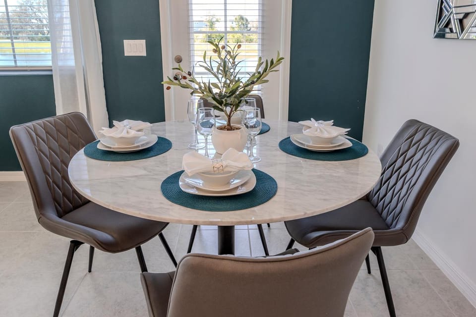 Brand New 3bed 2bath Townhome close to Disney 348 House in Four Corners