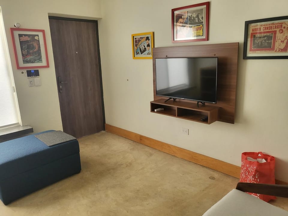 Communal lounge/ TV room, TV and multimedia