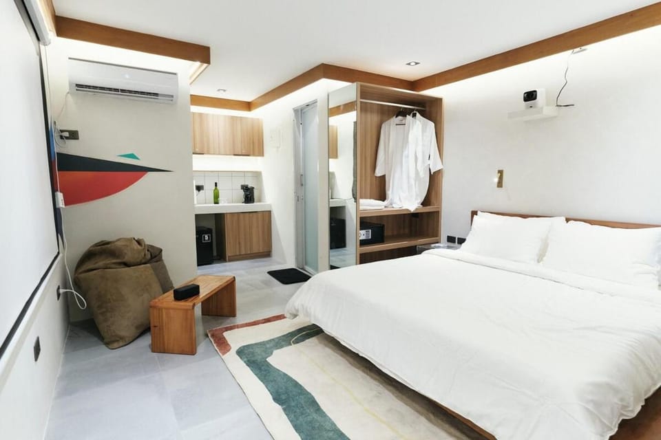 The Kin House - Stay in Art Poblacion Apartment in Makati