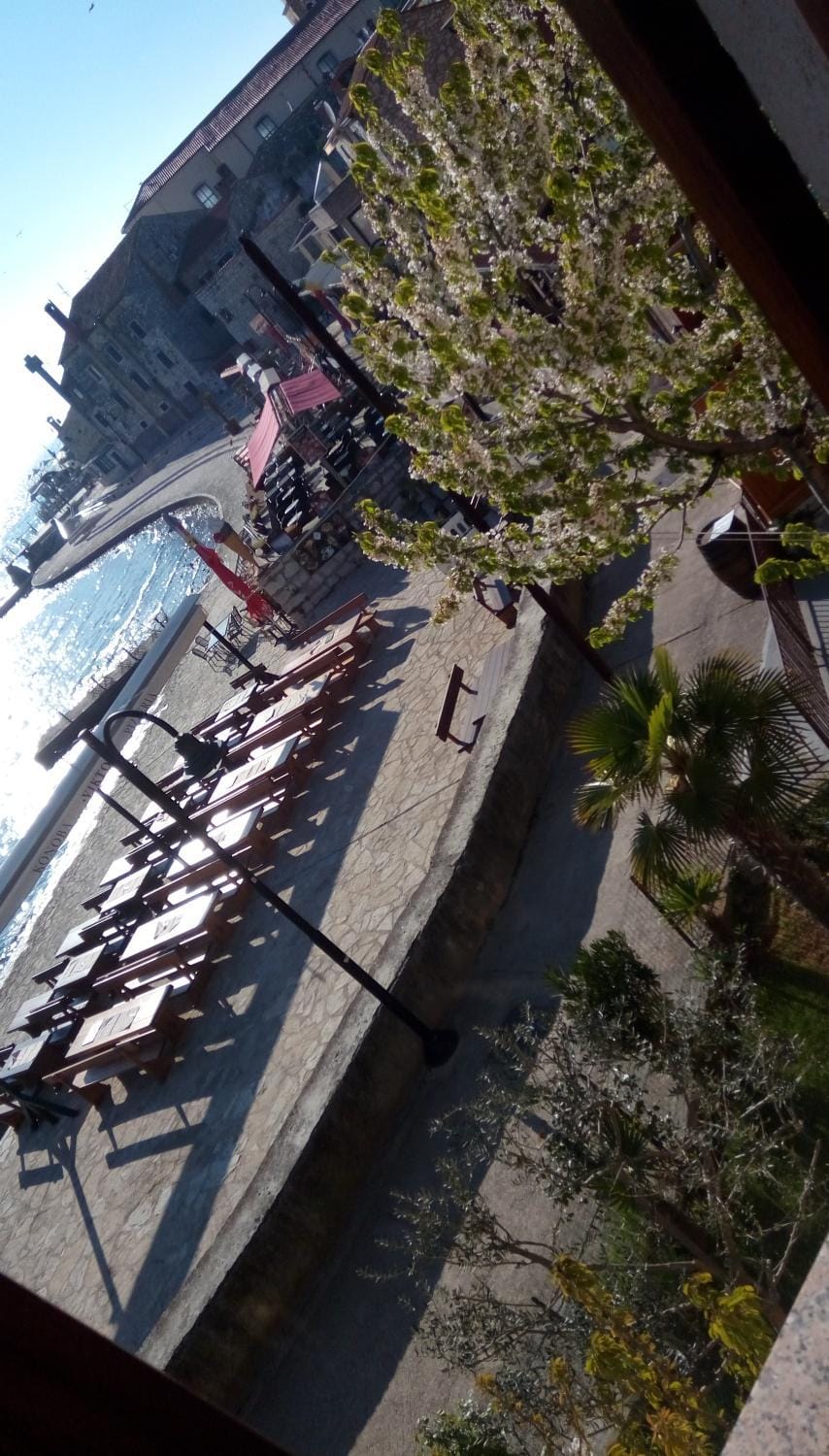 Restaurant/places to eat, Spring, Day, Neighbourhood, Beach, On site, Sea view