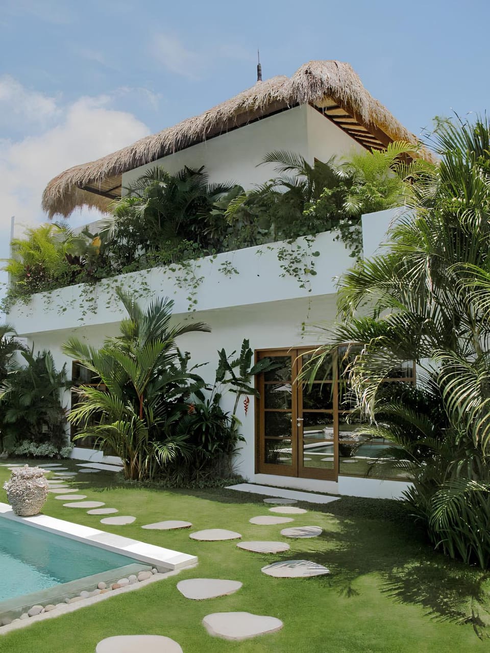 Property building, Day, Garden, Garden view, Pool view, Swimming pool