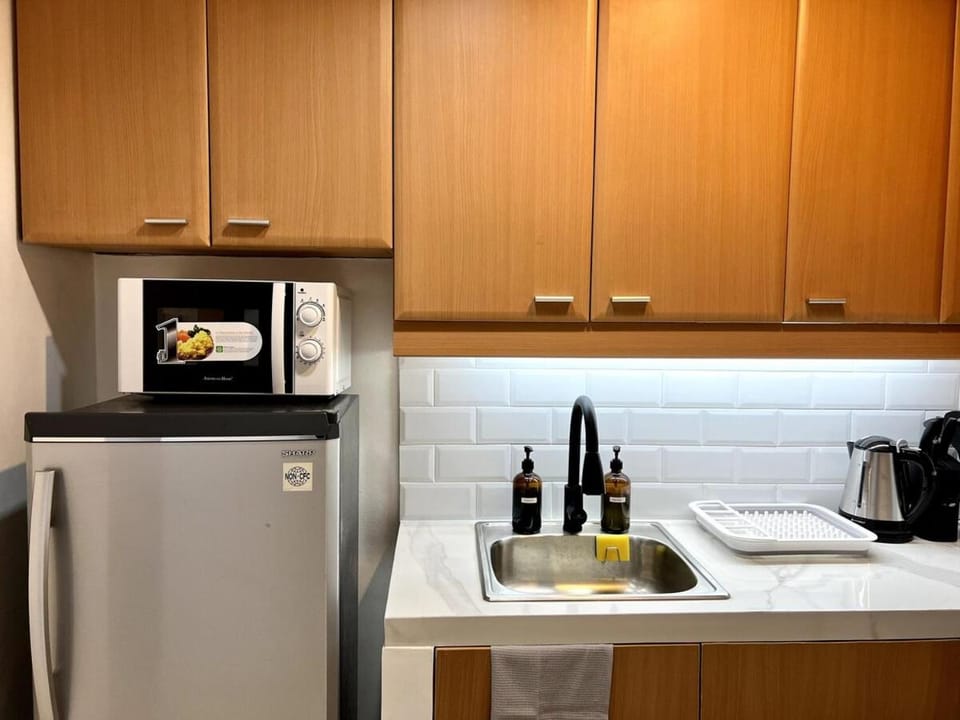 Newly Renovated Greenbelt Home with Balcony ParkView Apartment in Pasay