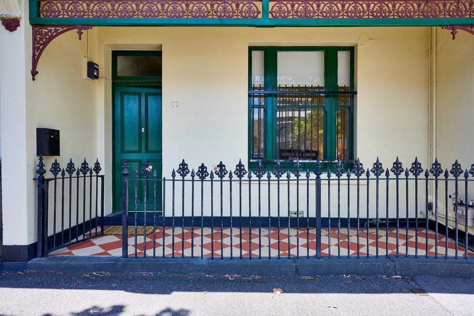 Property building, Facade/entrance, Day