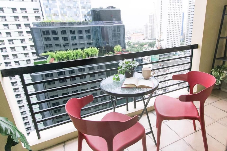 NEW! Beautiful Studio in Greenbelt Makati Apartment in Pasay