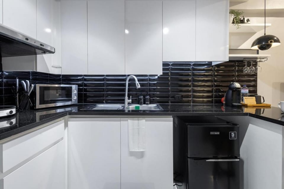 NEW! Beautiful Studio in Greenbelt Makati Apartment in Pasay