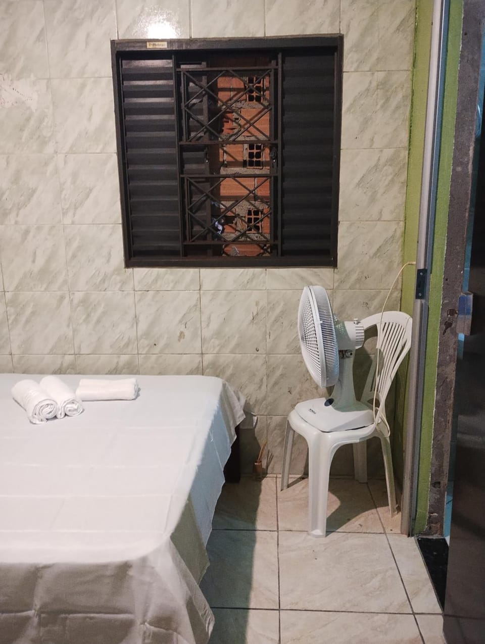Quarto do descanso e da alegria Vacation rental in Belém