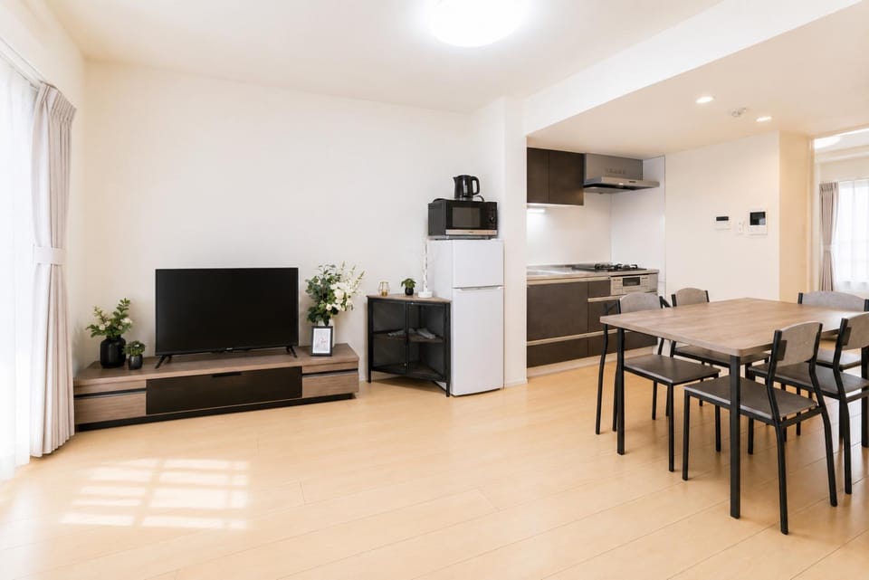 Kitchen or kitchenette, Living room